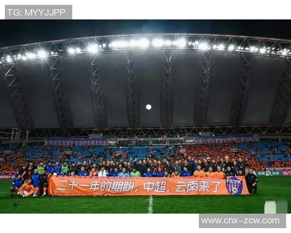 足球成员的团结与拼搏精神助力球队追逐梦想与荣耀